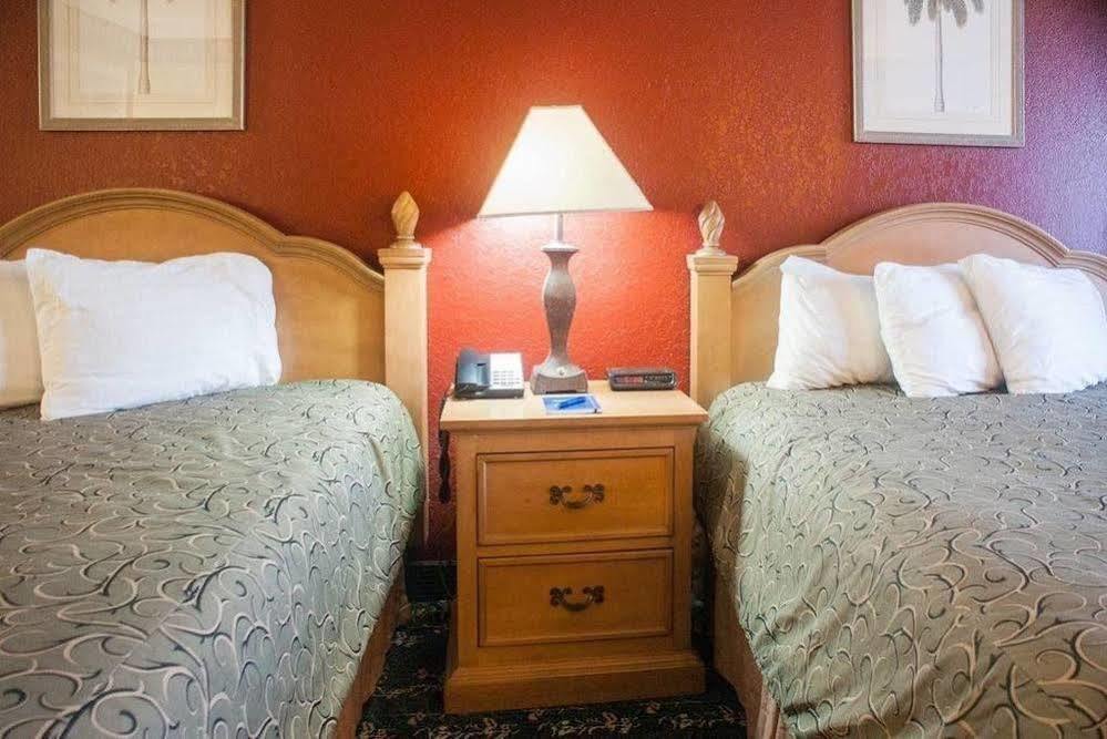 Polynesian Inn Сент-Клауд Экстерьер фото