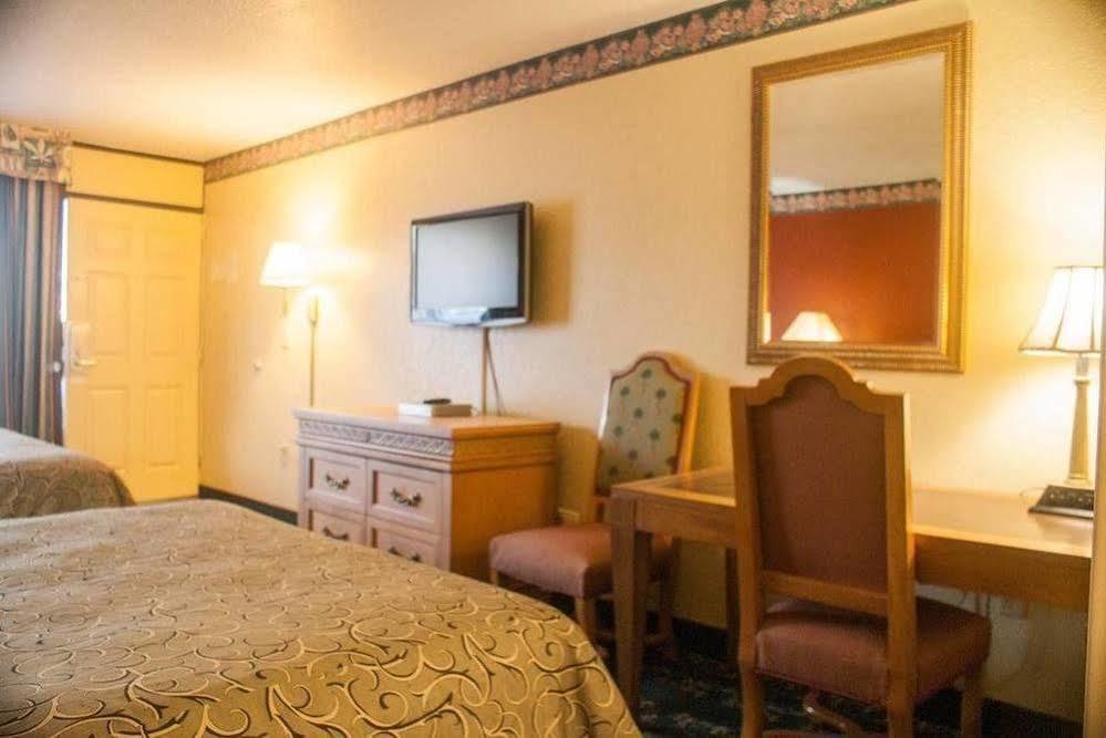 Polynesian Inn Сент-Клауд Экстерьер фото