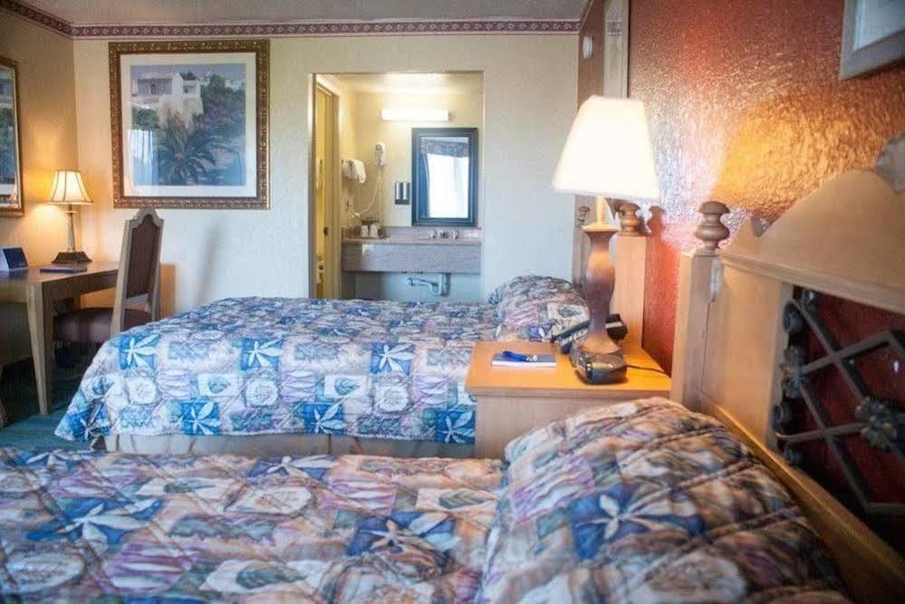 Polynesian Inn Сент-Клауд Экстерьер фото