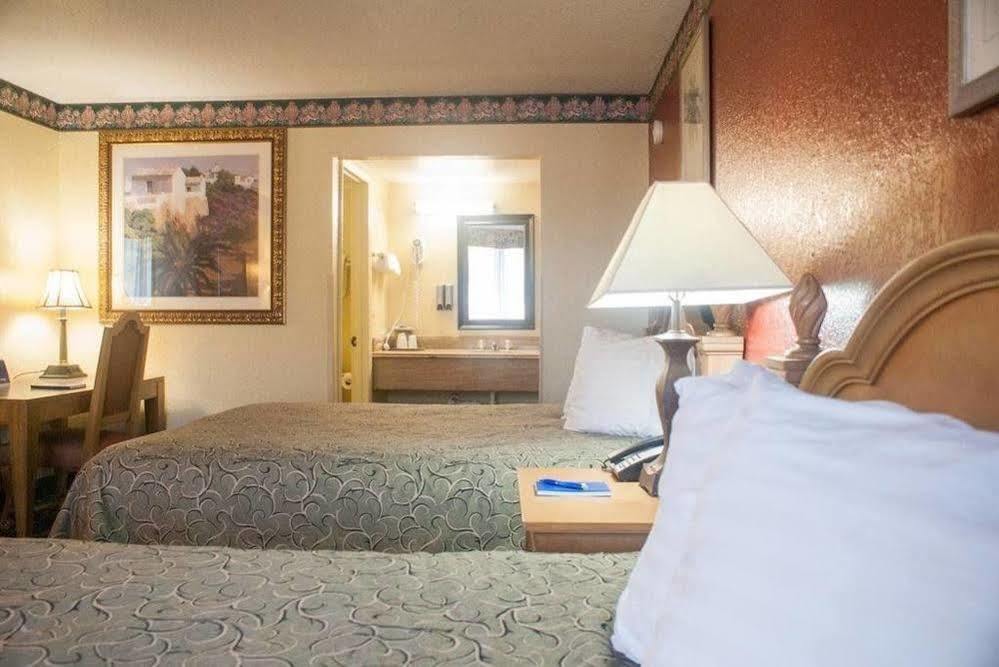 Polynesian Inn Сент-Клауд Экстерьер фото